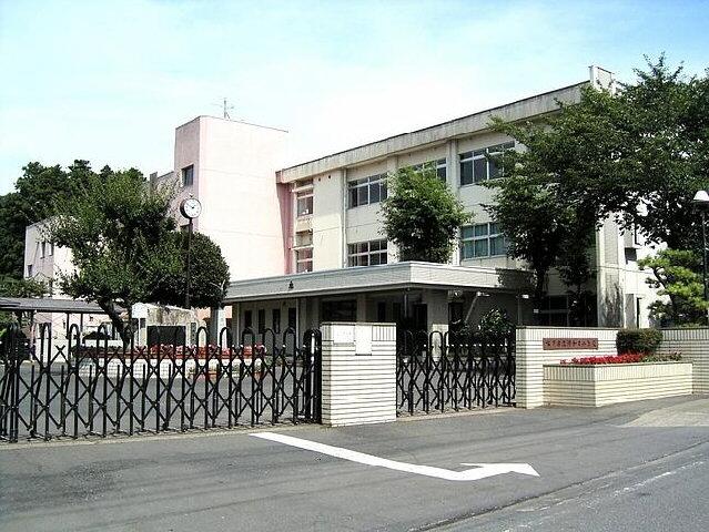 Primary school. 1129m to Mito Municipal Kawada Elementary School