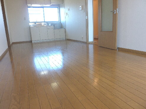 Living and room. Flooring polished to a bright shine! 