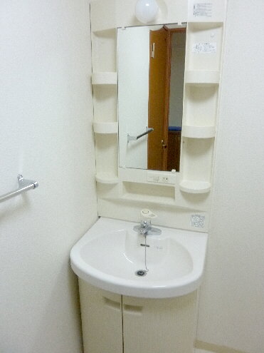 Washroom. With washroom