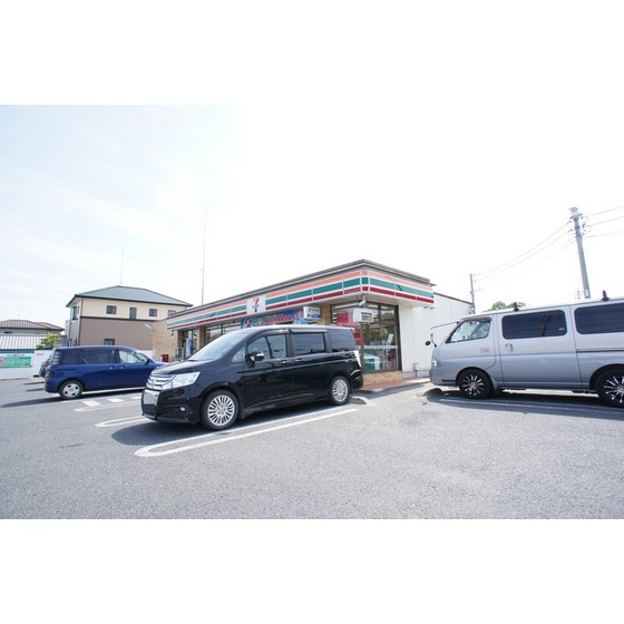 Convenience store. Seven-Eleven Mito moat cross shop until the (convenience store) 450m