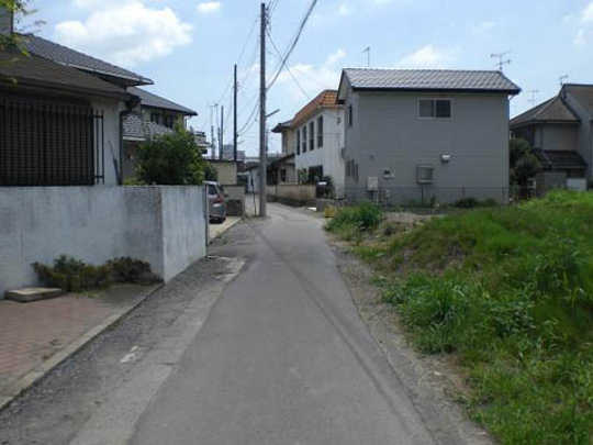 Local photos, including front road. Local land photo