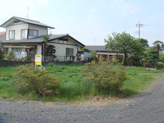 Local photos, including front road. Local land photo