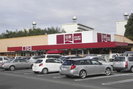 Home center. 300m up the mountain new Mito Station Minamiten