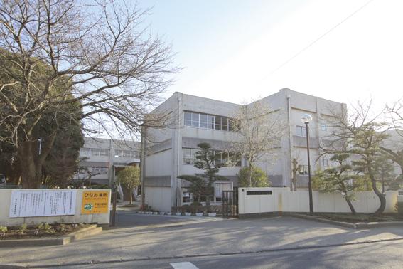Primary school. Chinami 800m up to elementary school