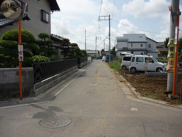 Local photos, including front road. Local (September 2013) Shooting