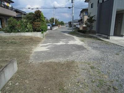 Local photos, including front road. alley