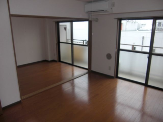Living and room. A bright room