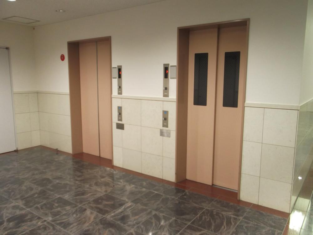 Other common areas. 2 lifts is equipped.