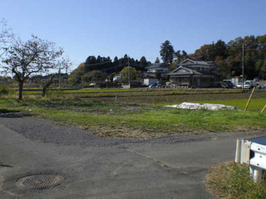 Local photos, including front road. Local land photo