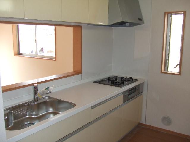 Same specifications photo (kitchen). Longing face-to-face kitchen