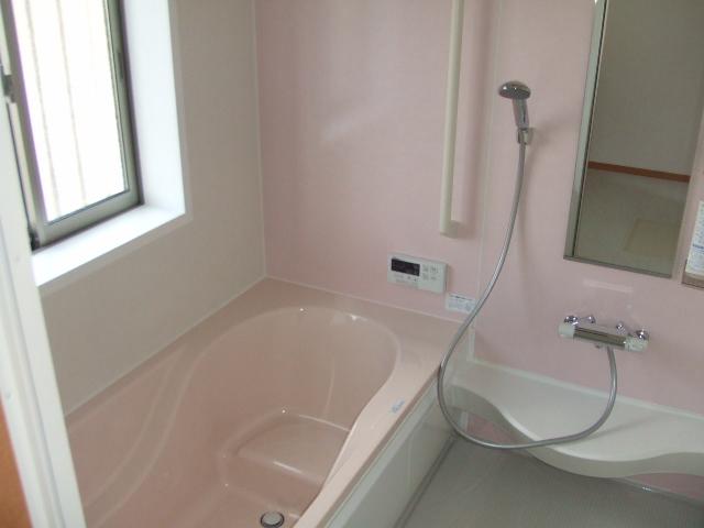Same specifications photo (bathroom). It also attached bathroom dryer! 