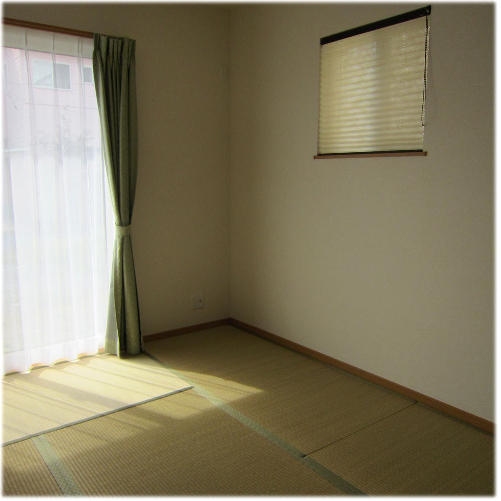 Non-living room. Japanese-style room (10 May 2013) Shooting Japanese-style room is also sunny. 
