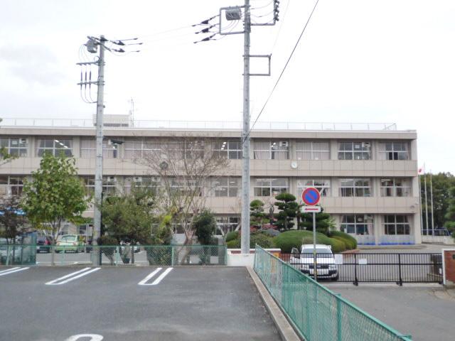 Primary school. 1695m to Mito Municipal Umegaoka Elementary School