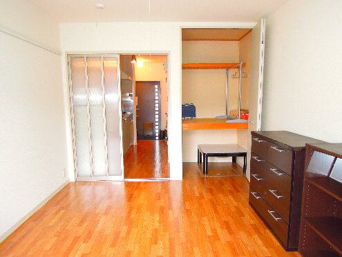 Living and room. You can move almost empty-handed! 