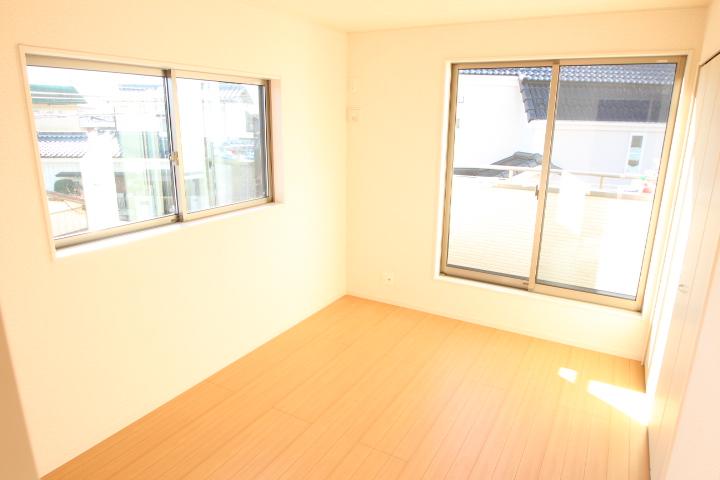 Non-living room. Indoor (12 May 2013) Shooting