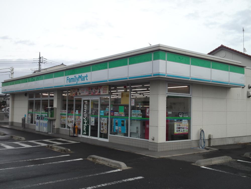 Convenience store. 250m to FamilyMart