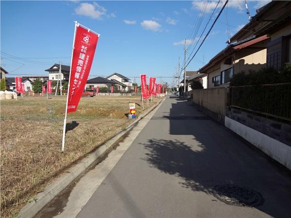 Other local. Subdivision ・ South 4m public road (October 2013) Shooting