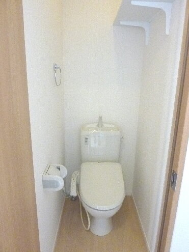 Toilet. Muted water-saving toilet bowl! ! 