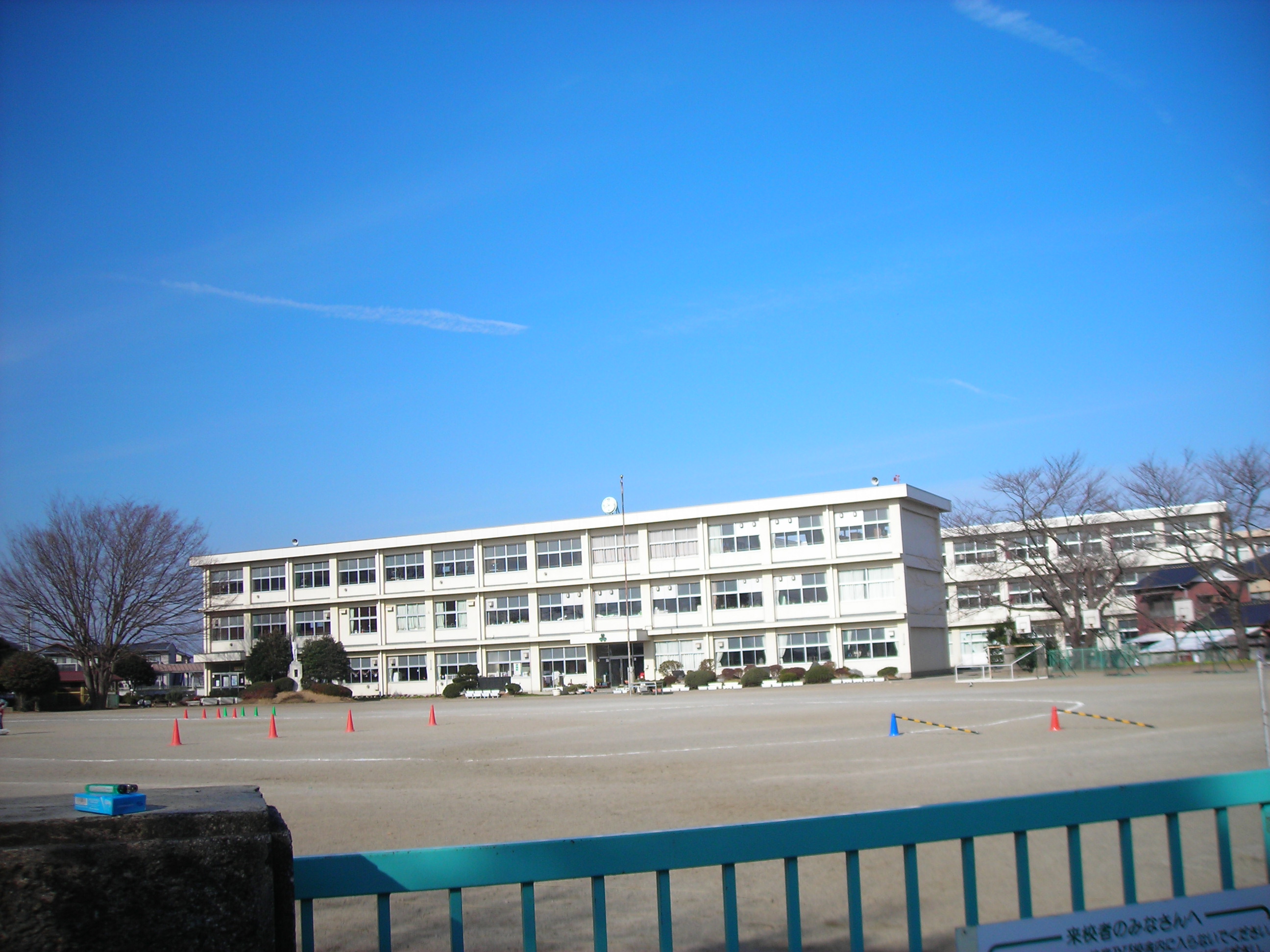 Primary school. 1201m to Mito Municipal Watari Elementary School (elementary school)