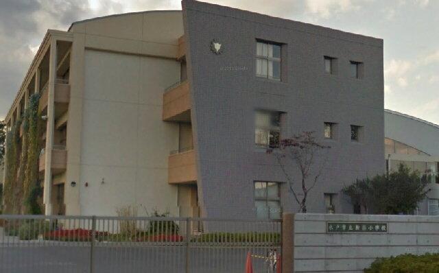 Primary school. Xinzhuang 250m up to elementary school