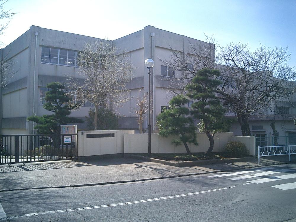 Primary school. 857m until Mito Municipal Chinami Elementary School