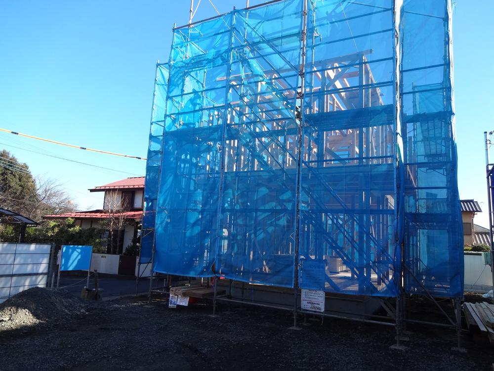 Local appearance photo. Local (12 May 2013) Shooting