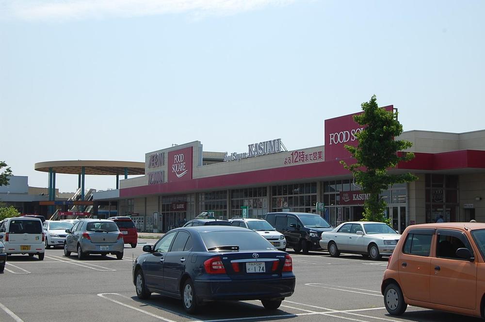 Shopping centre. 2700m until the ion Town Mito south