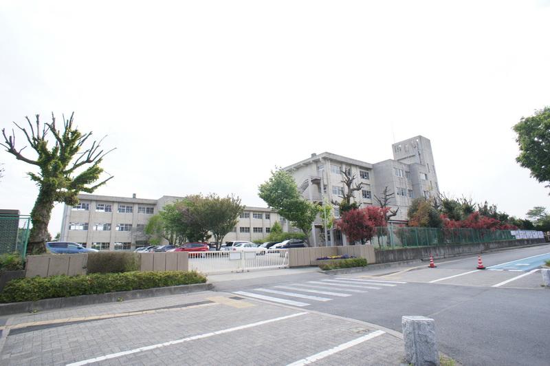 Junior high school. 746m until Mito Municipal Kasahara junior high school