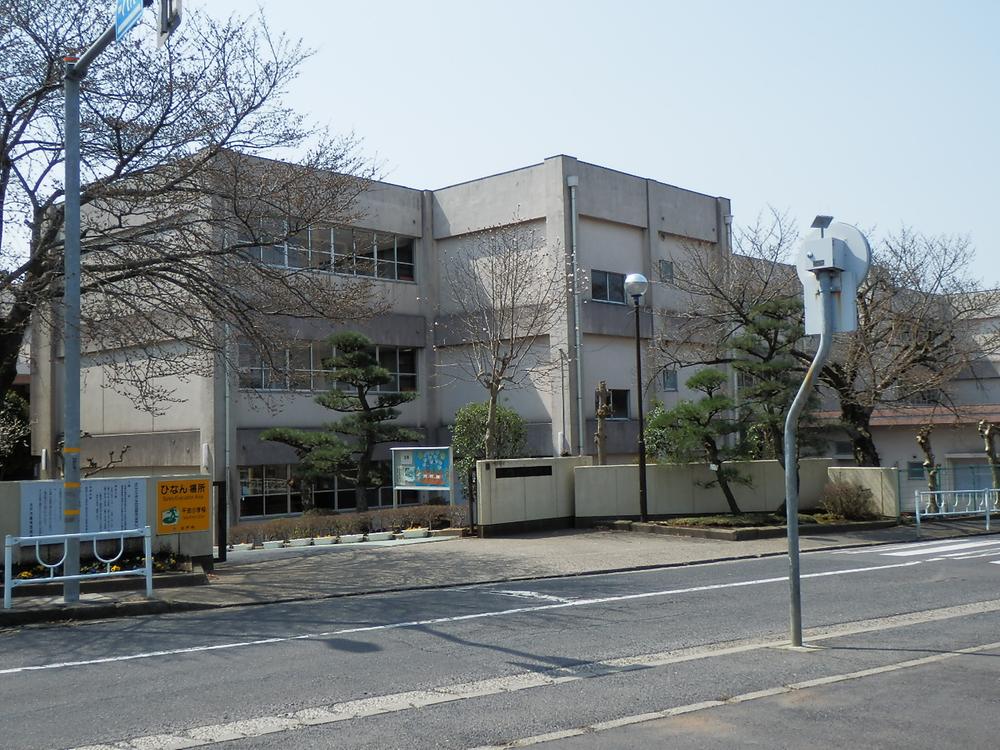 Primary school. Chinami 600m up to elementary school