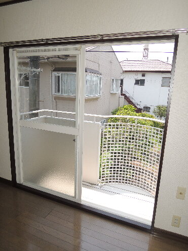 Living and room. The window is also large, bright room!