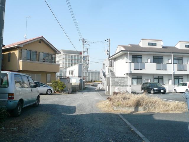 Local photos, including front road. Indoor (March 2013) Shooting