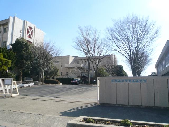 Junior high school. 970m until Kasahara junior high school