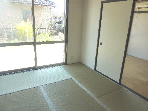 Other room space. Sunshine in Japanese-style ☆ 