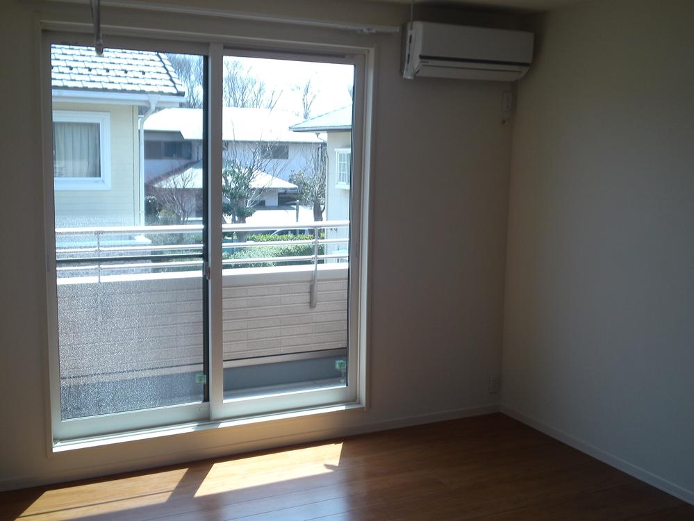 Non-living room. Local (April 2012) shooting