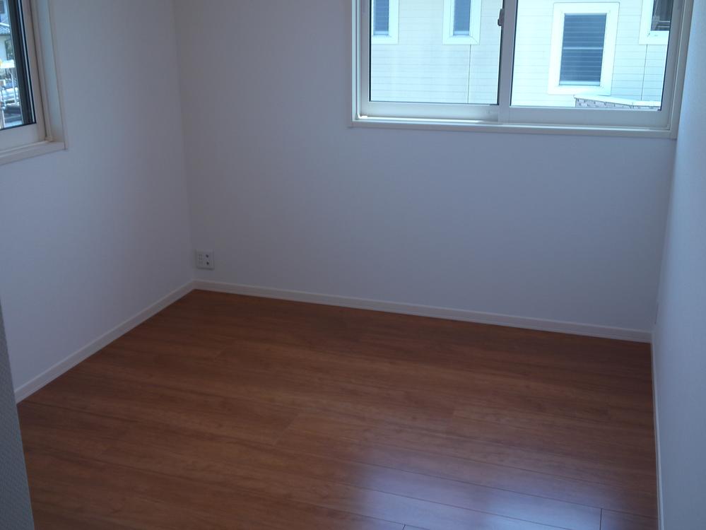 Non-living room. Indoor (April 2012) shooting