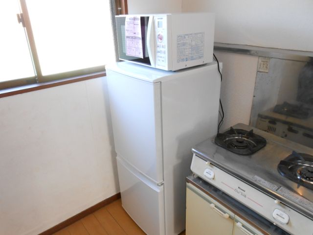 Other Equipment. 2-door refrigerator, With microwave.