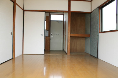 Living and room. Japanese-style room → Western-style in the modified. 