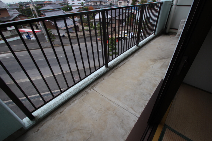 Balcony. Spacious wide balcony! ! 