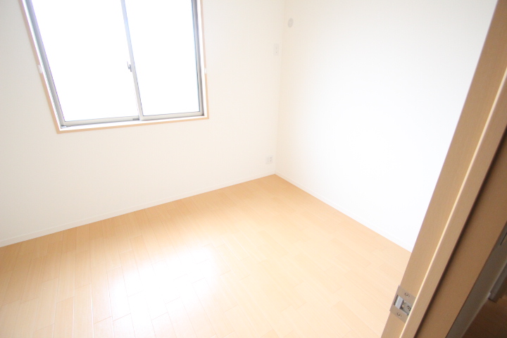 Other room space. North side room! ! 