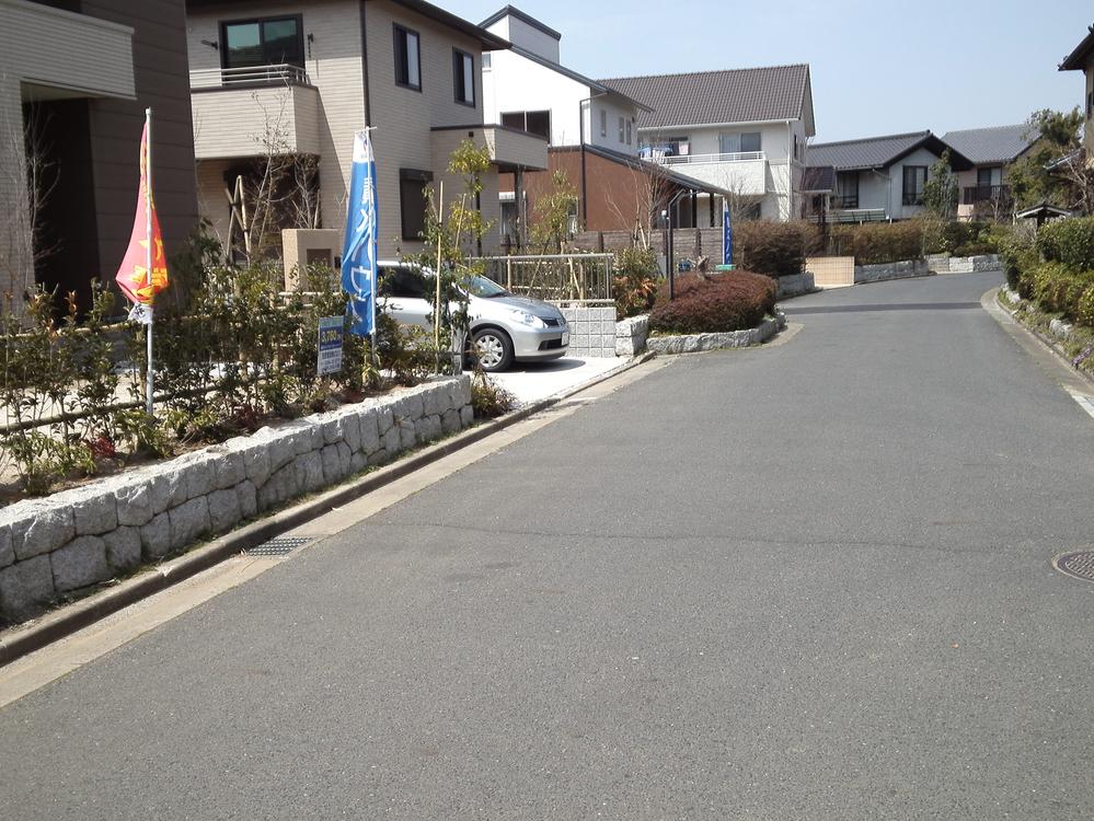 Local photos, including front road. Local (April 2012) shooting