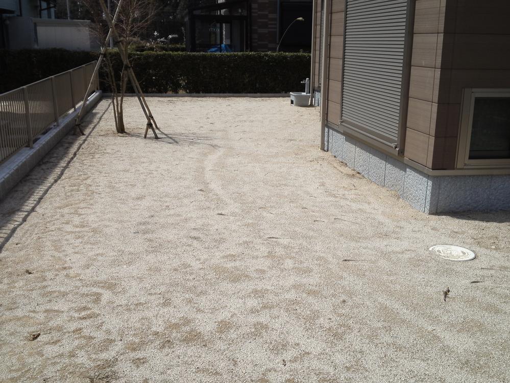 Garden. Local (April 2012) shooting