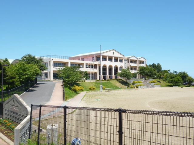 Primary school. 1229m to Mito Municipal Inari first elementary school (elementary school)