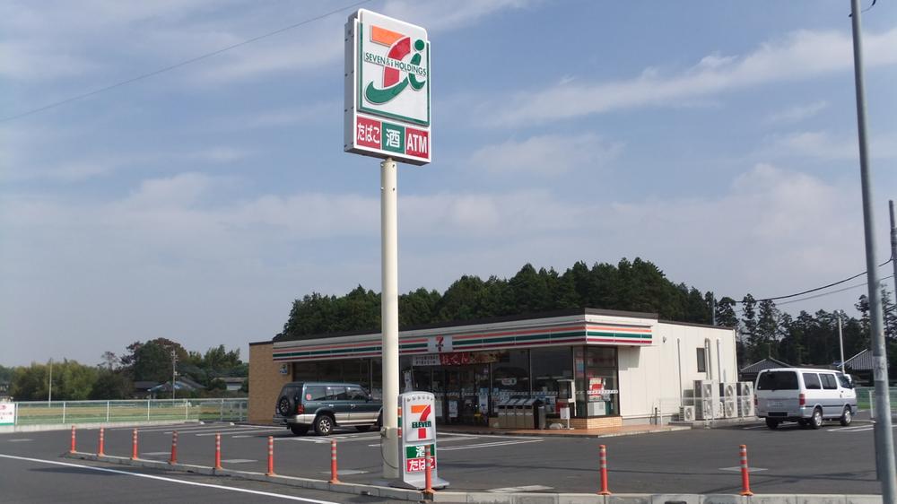 Convenience store. 698m to Seven-Eleven Mito Motoishikawa shop