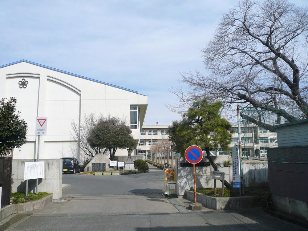 Primary school. 750m to Ishikawa Elementary School