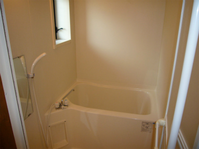 Bath. Window There ventilation good in the bath ☆