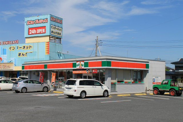 Convenience store. Thanks Mito Wakamiya store up (convenience store) 461m