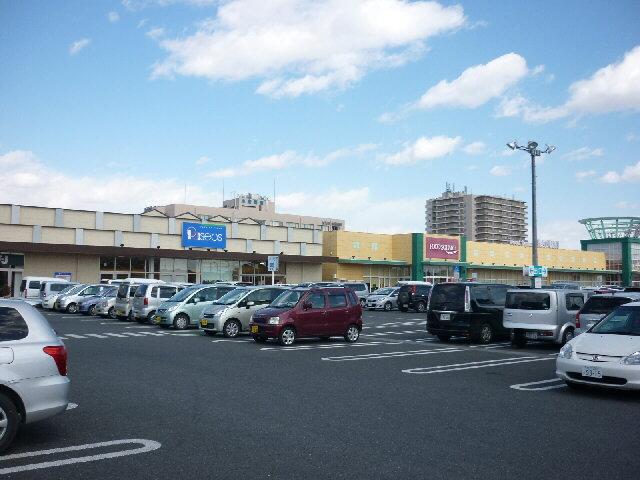 Supermarket. York-Benimaru to Akatsuka shop 1166m