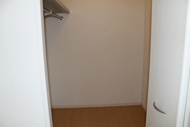 Receipt. Walk-in closet!