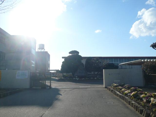 Junior high school. Shiomigawa 480m until junior high school