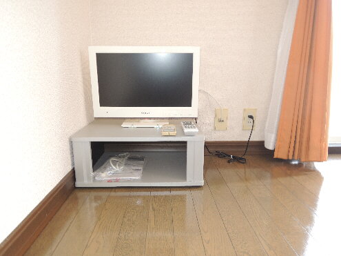 Other Equipment. It is with TV ☆